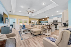 Sandcastle House Hot Tub, OD Kitchen & Game Room!